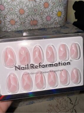 Nail Reformation Pink Marble Press-On Nails